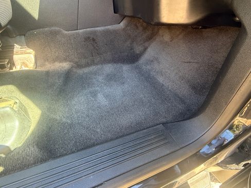 Used 2014 Chevrolet Suburban LT image 6