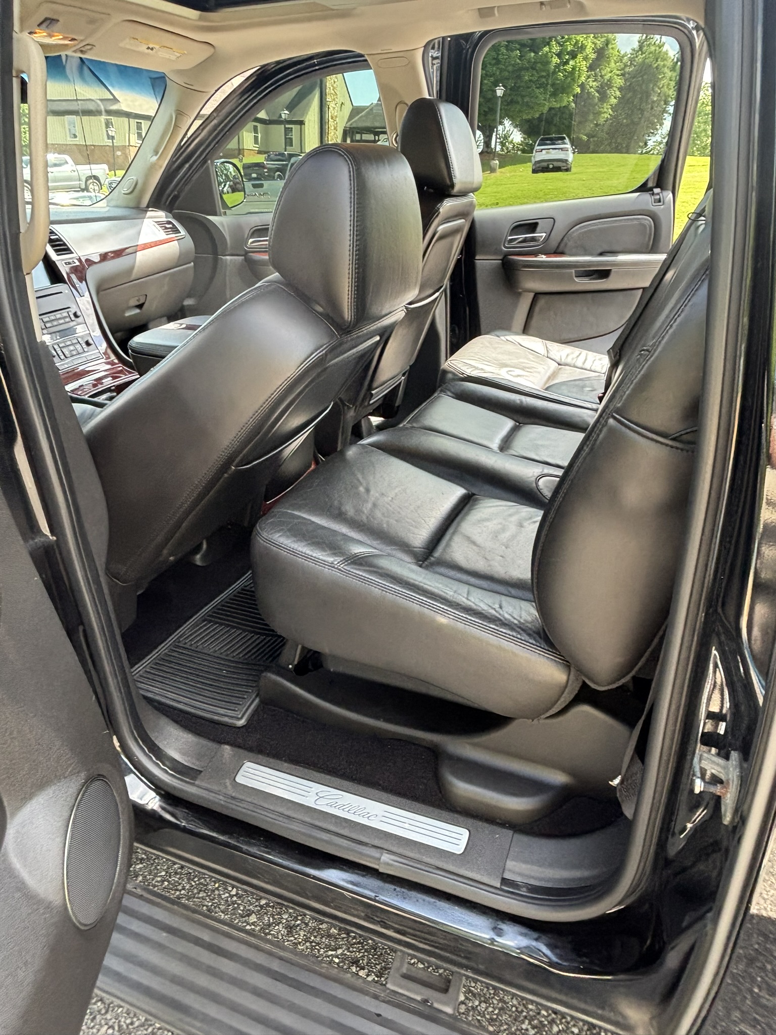 Used 2007 Cadillac Escalade EXT w/ Information Package AWD/4WD image 10