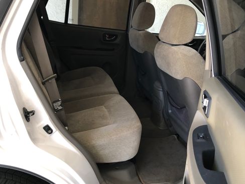 Used 2004 Hyundai Santa Fe GLS FWD image 6