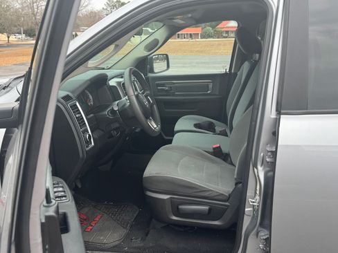 Used 2021 RAM 1500 Classic SLT image 11