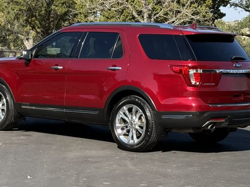 Used 2018 Ford Explorer Limited image 12