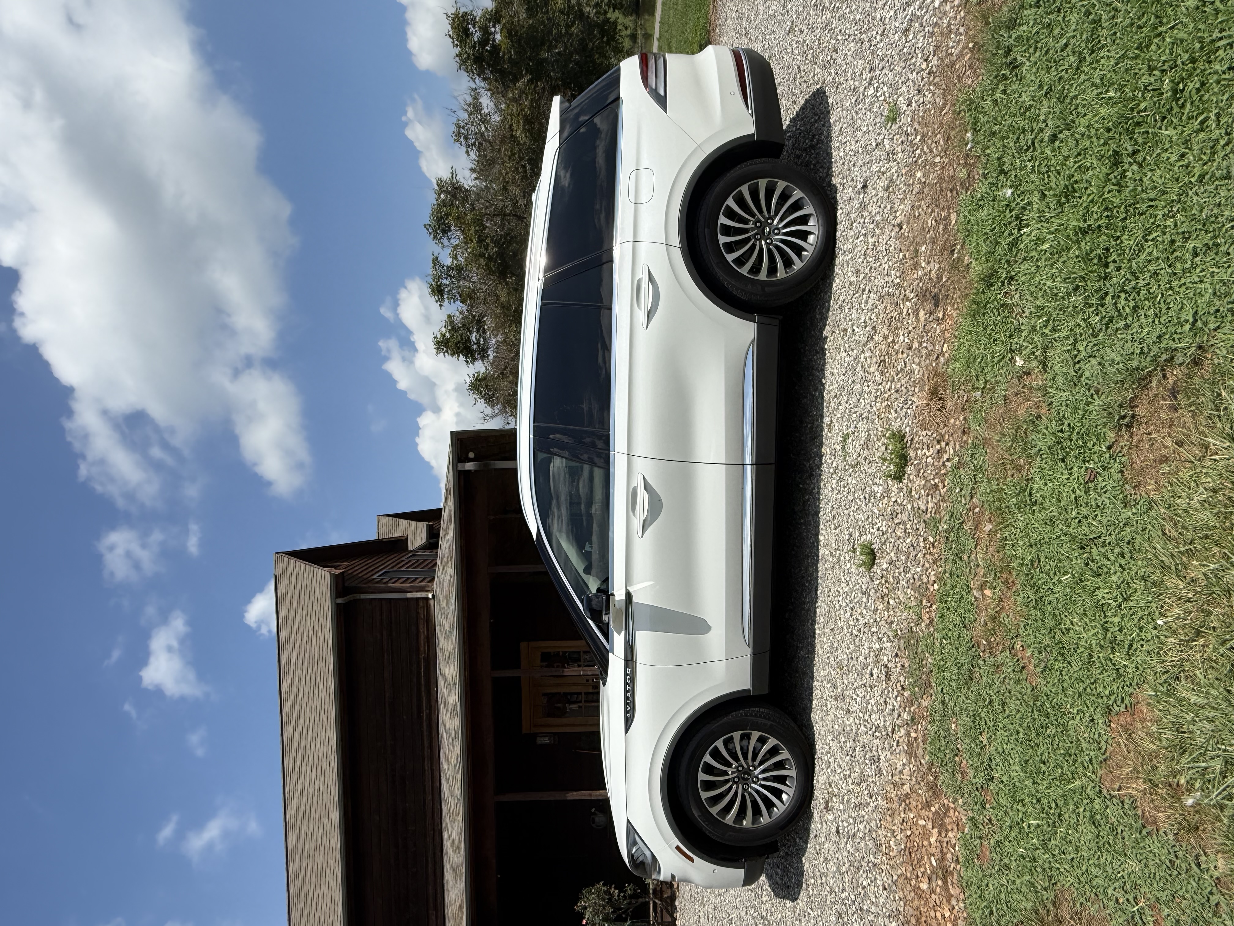 Used 2020 Lincoln Aviator Reserve w/ Equipment Group 201A RWD image 1