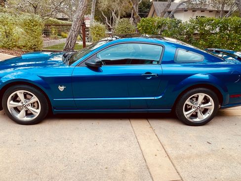 Used 2009 Ford Mustang GT Premium image 1