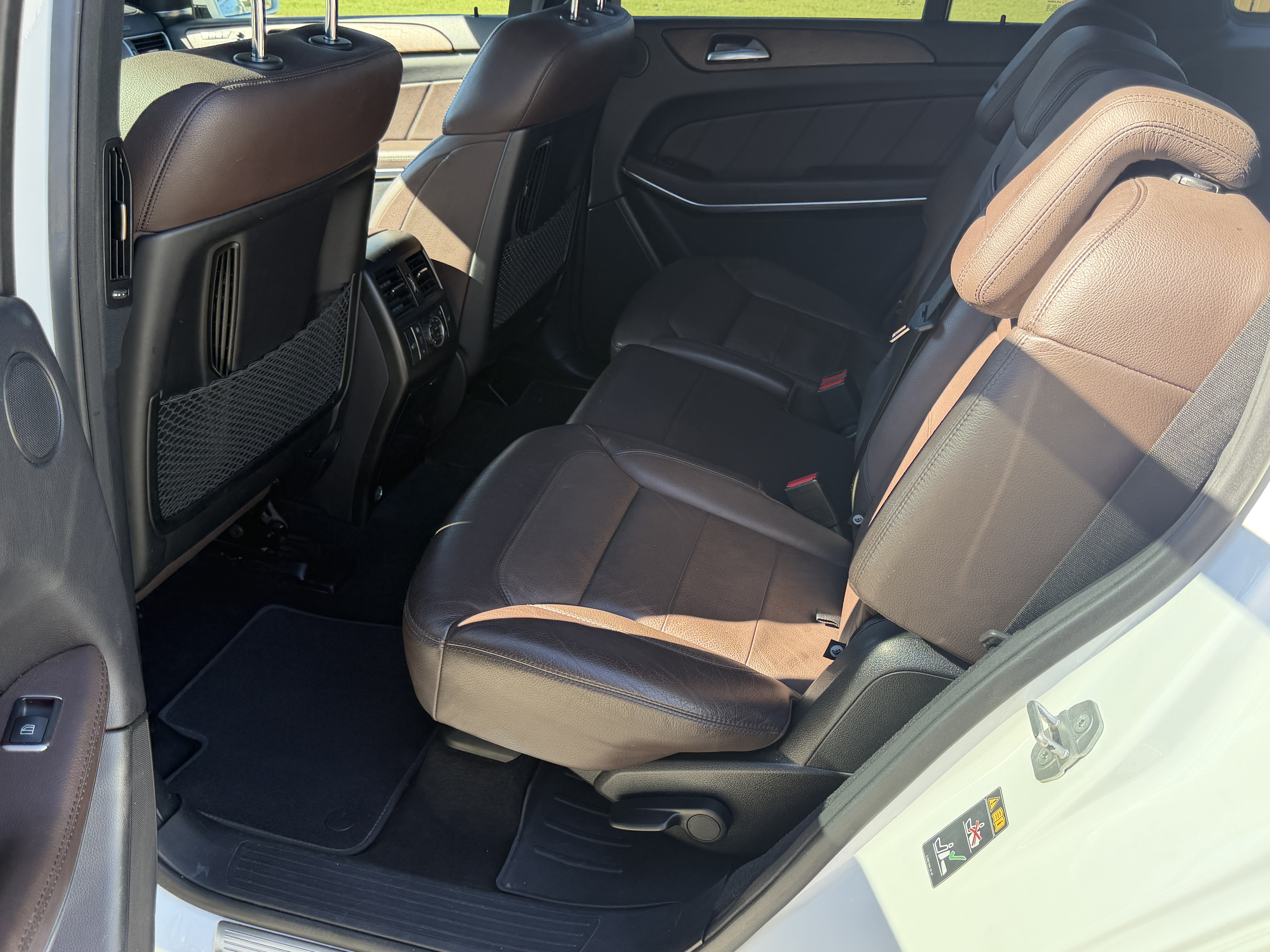 Used 2016 Mercedes-Benz GL 550 4MATIC image 22