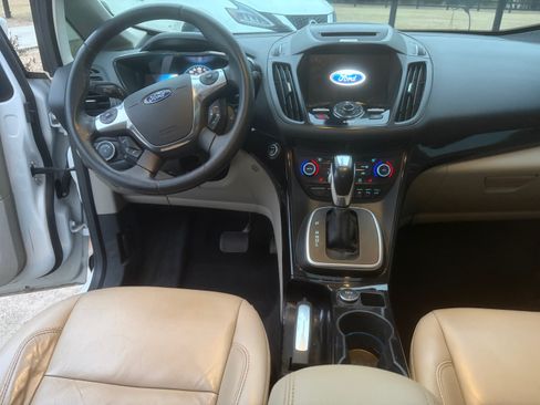 Used 2017 Ford C-MAX Titanium w/ Equipment Group 301A image 5