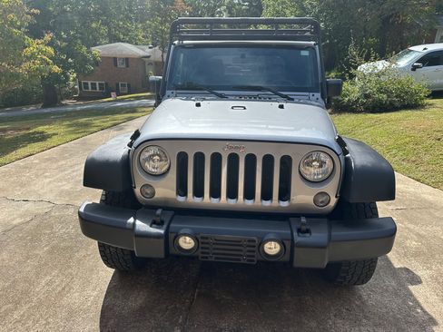 Used 2016 Jeep Wrangler Sport image 4