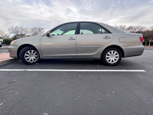 Used 2005 Toyota Camry LE image 4