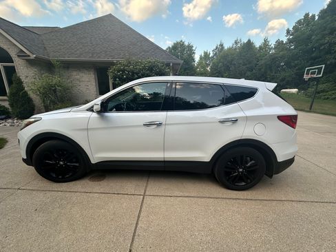 Used 2013 Hyundai Santa Fe Sport 2.0T w/ Technology Pkg AWD/4WD image 2