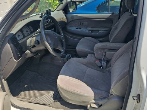Used 2004 Toyota Tacoma PreRunner RWD image 6