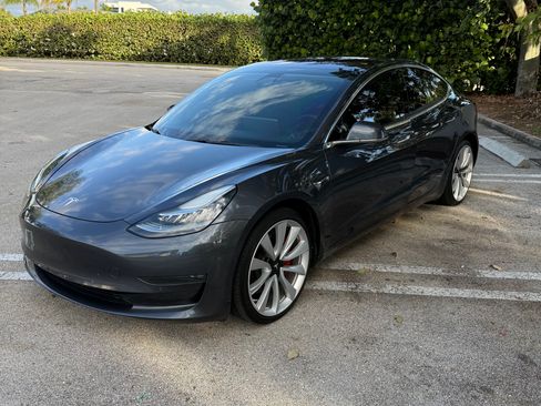 Used 2018 Tesla Model 3 Performance image 1