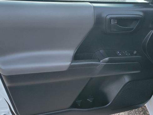 Used 2019 Toyota Tacoma SR w/ SR Convenience Package image 18
