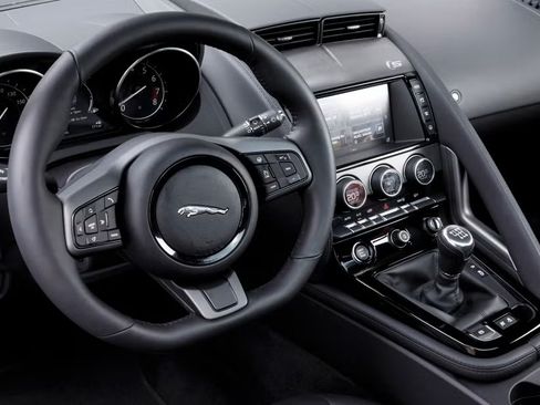 Used 2016 Jaguar F-TYPE Coupe RWD image 5