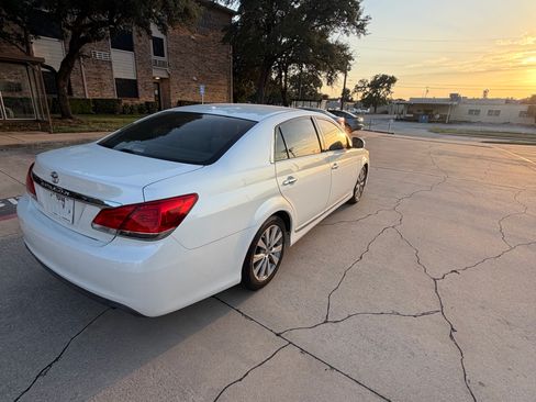 Used 2012 Toyota Avalon Limited FWD image 8