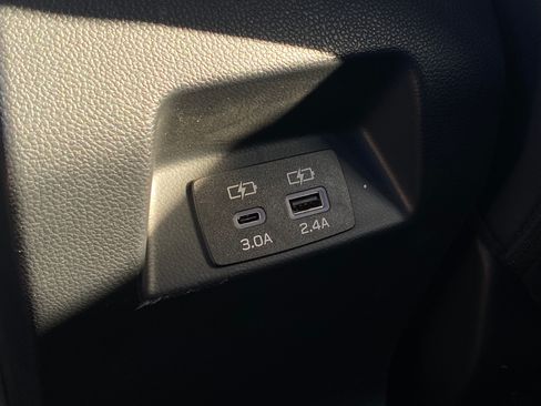 Used 2024 Subaru Crosstrek 2.0i Premium image 21