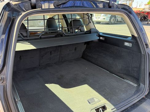 Used 2009 Volvo V70 image 8