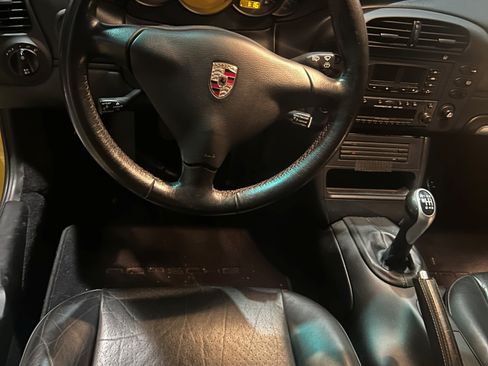 Used 2002 Porsche 911 Carrera image 8