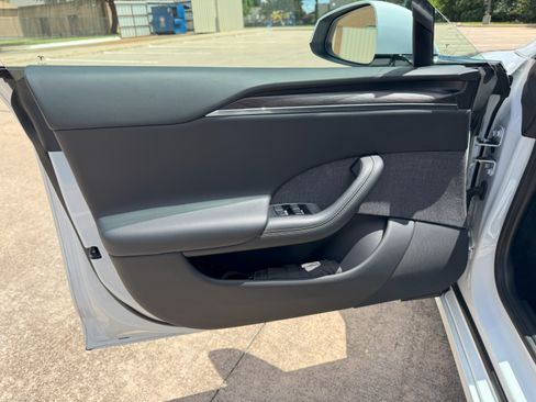 Used 2022 Tesla Model S Standard Range image 19