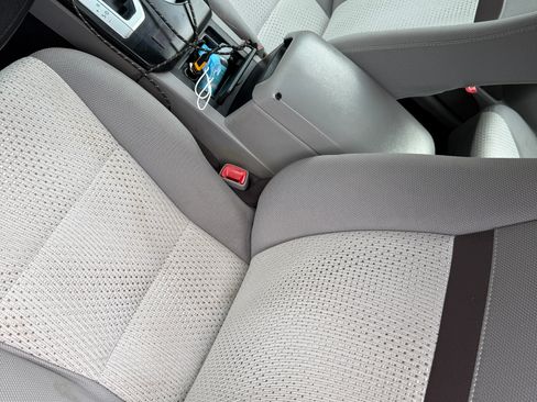 Used 2012 Toyota Camry LE FWD image 14