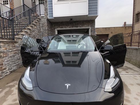 Used 2022 Tesla Model Y Performance image 28