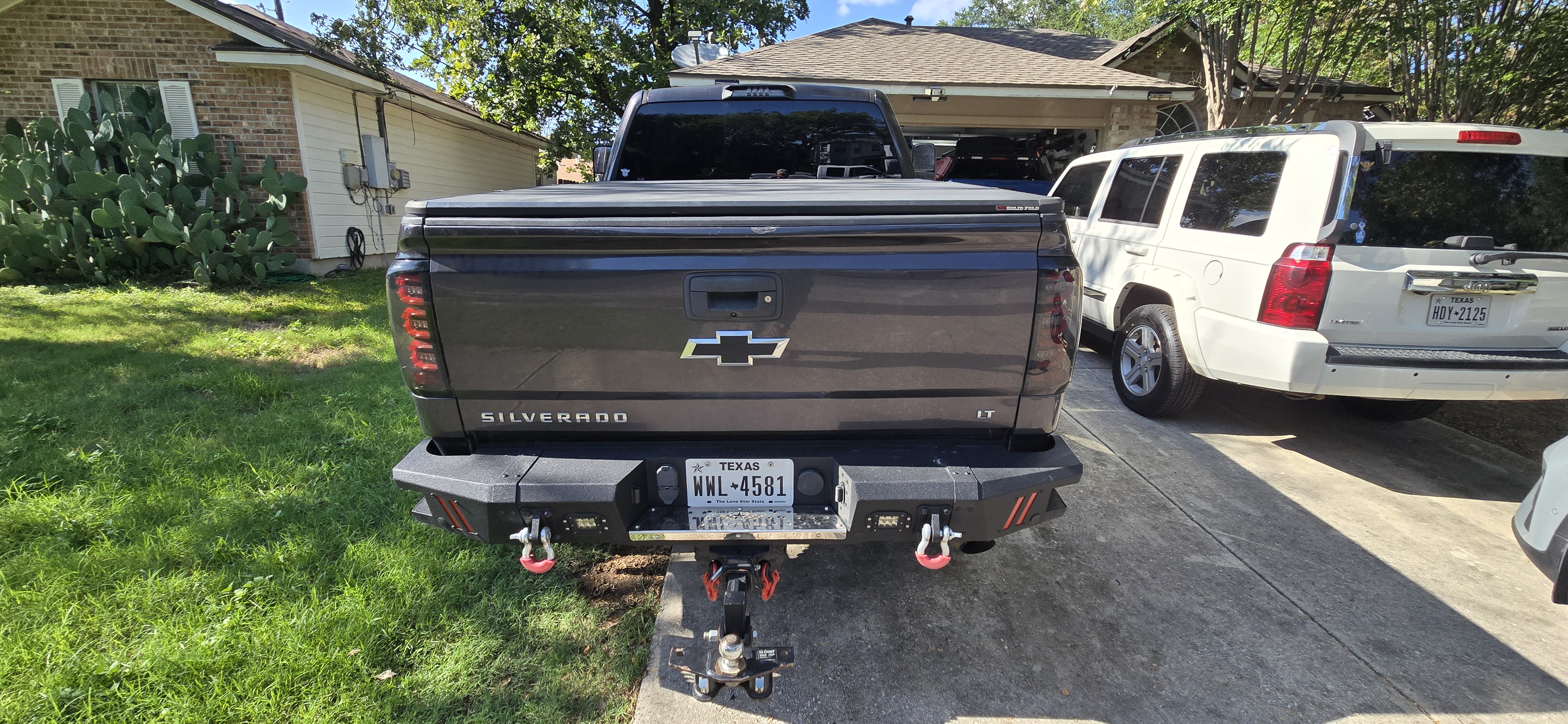 Used 2015 Chevrolet Silverado 2500 LT w/ LT Convenience Package AWD/4WD image 4
