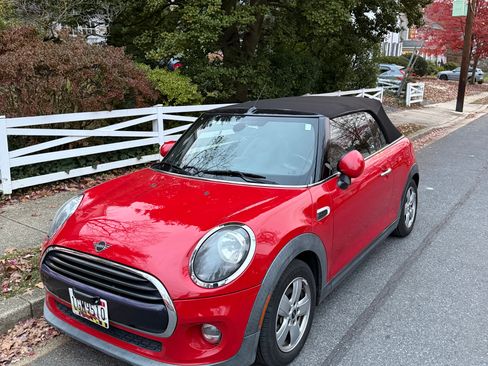 Used 2019 MINI Cooper Convertible image 2