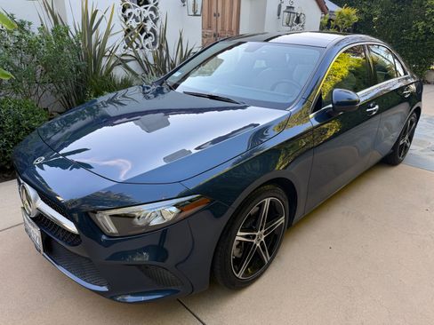 Used 2022 Mercedes-Benz A 220 image 1