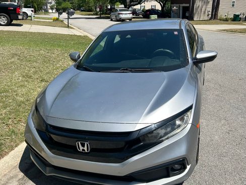 Used 2019 Honda Civic Sport image 2