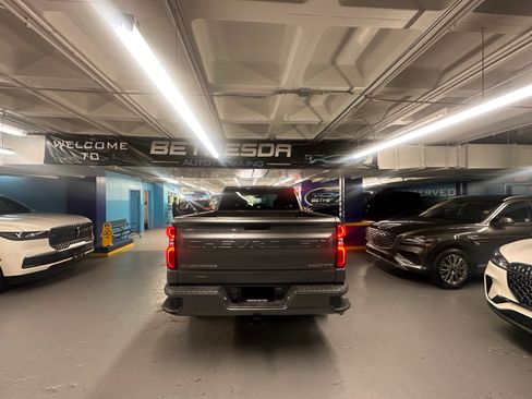 Used 2020 Chevrolet Silverado 1500 Custom w/ Custom Value Package RWD image 8