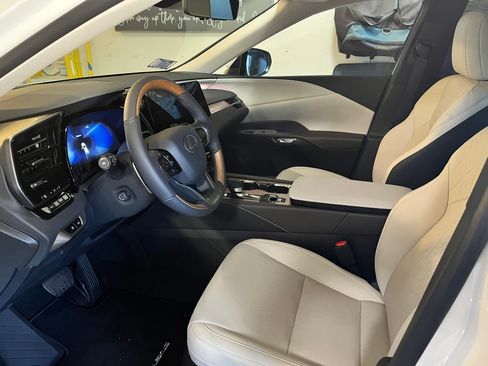 Used 2026 Lexus RX 350h image 12