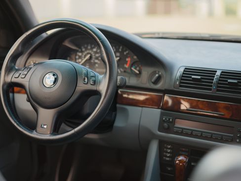 Used 2003 BMW 540i Sedan image 28