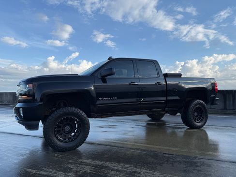 Used 2017 Chevrolet Silverado 1500 LT w/ All Star Edition image 6