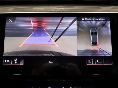 Used 2024 Audi Q8 e-tron Premium Plus w/ Premium Plus Package image 12