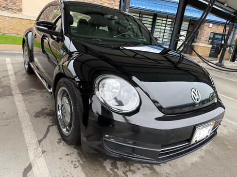 Used 2012 Volkswagen Beetle 2.5 FWD image 4