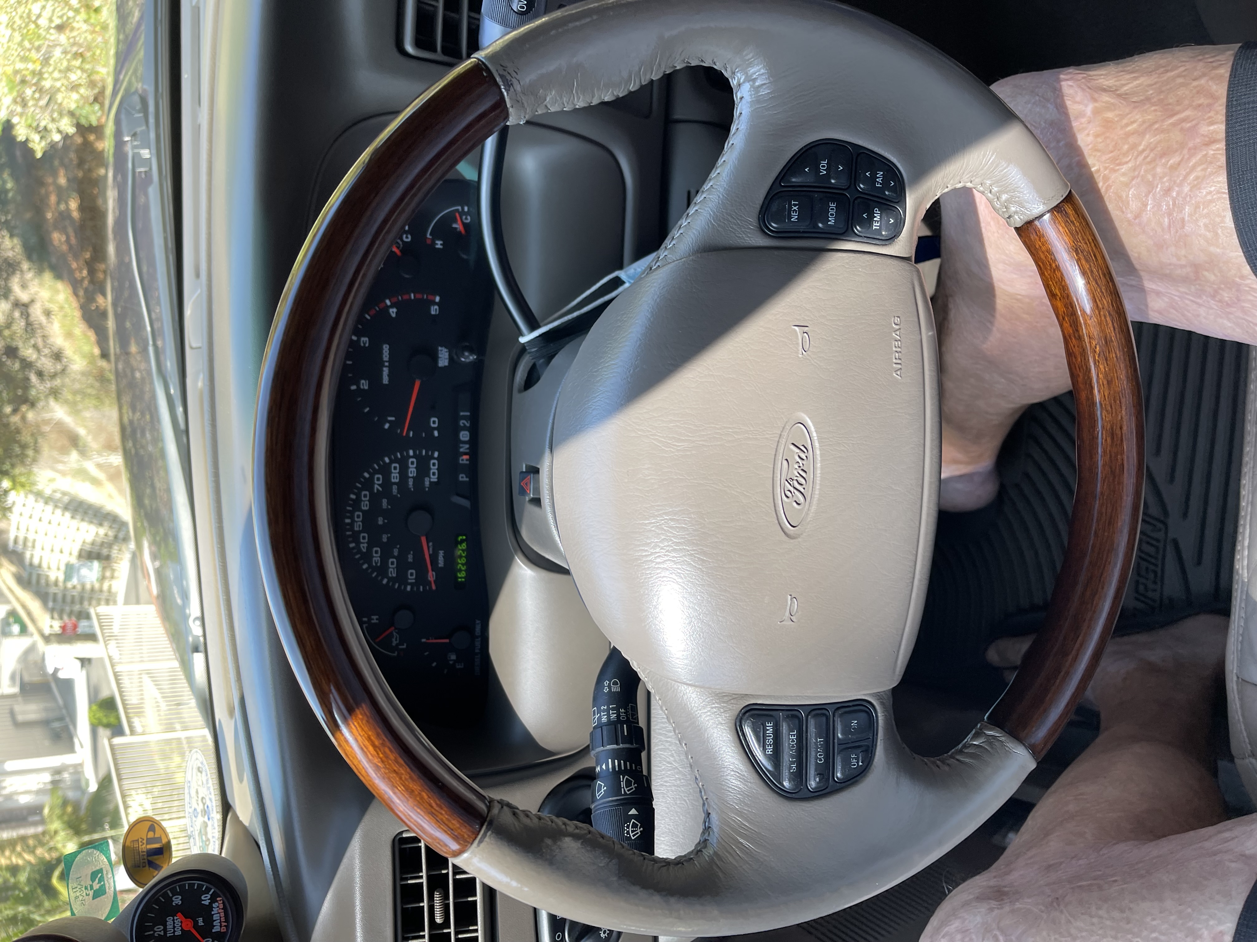 Used 2002 Ford Excursion Limited AWD/4WD image 25