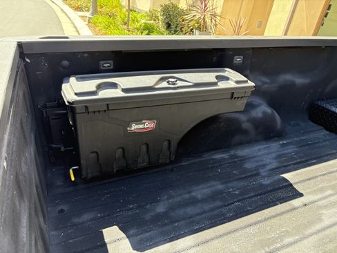 Used 2018 Chevrolet Silverado 1500 LT w/ All Star Edition image 8