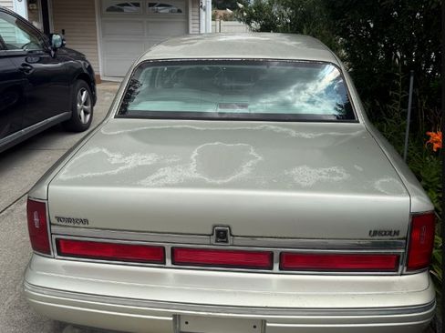 Used 1997 Lincoln Town Car Executive image 6