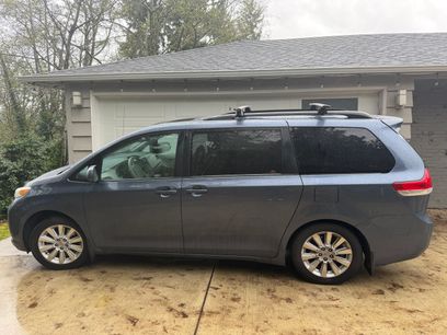Used 2014 Toyota Sienna XLE