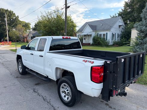 Used 2018 Chevrolet Silverado 2500 W/T w/ WT Convenience Package AWD/4WD image 5