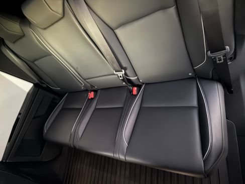 Used 2024 Tesla Cybertruck AWD Crew Cab image 11