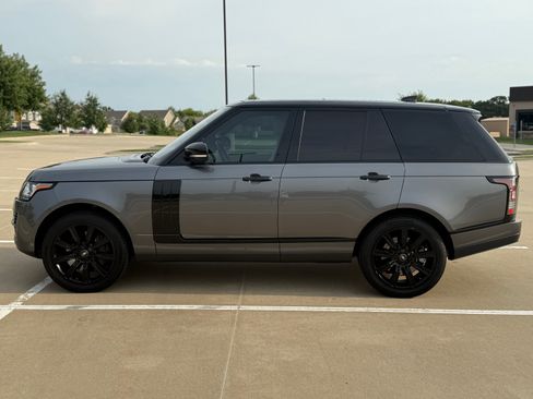 Used 2017 Land Rover Range Rover HSE image 9