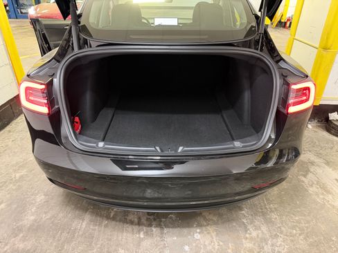 Used 2021 Tesla Model 3 Performance image 8