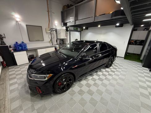 Used 2024 Volkswagen Jetta GLI Autobahn image 4