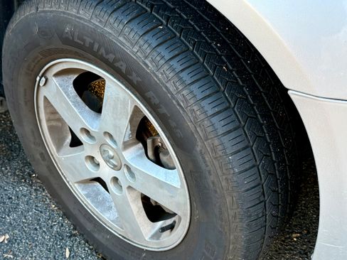 Used 2010 Dodge Grand Caravan SXT image 6