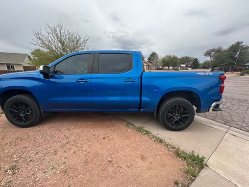 Used 2023 Chevrolet Silverado 1500 LT AWD/4WD image 5