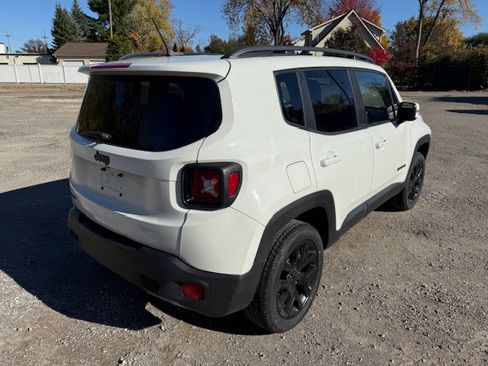 Used 2017 Jeep Renegade Altitude image 5