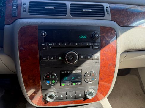 Used 2010 Chevrolet Tahoe LT image 10