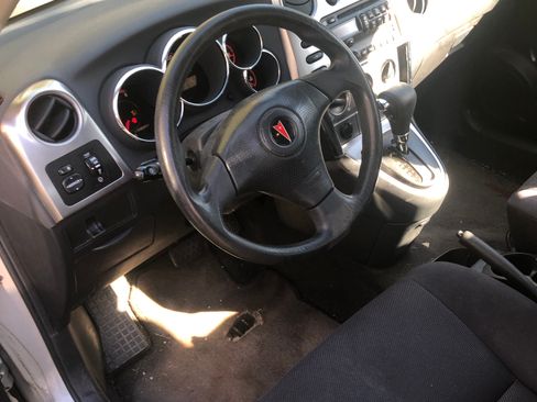 Used 2004 Pontiac Vibe image 12