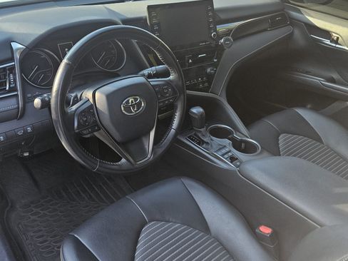 Used 2021 Toyota Camry SE image 9