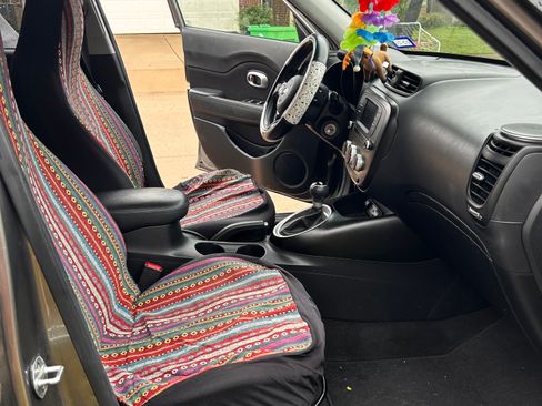 Used 2018 Kia Soul image 12