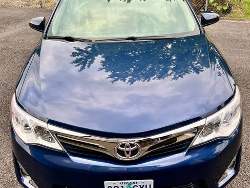 Used 2014 Toyota Camry XLE w/ Leather Package FWD image 4